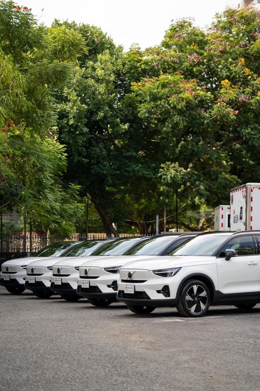 Transekur electric Volvo fleet for airport transfers in Dominican Republic
