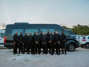 El equipo de pilotos y personal de Transekur