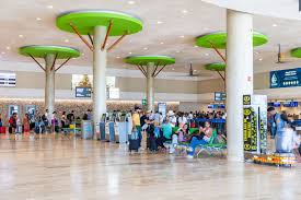 Vista de la terminal del Aeropuerto Internacional de Punta Cana (PUJ)